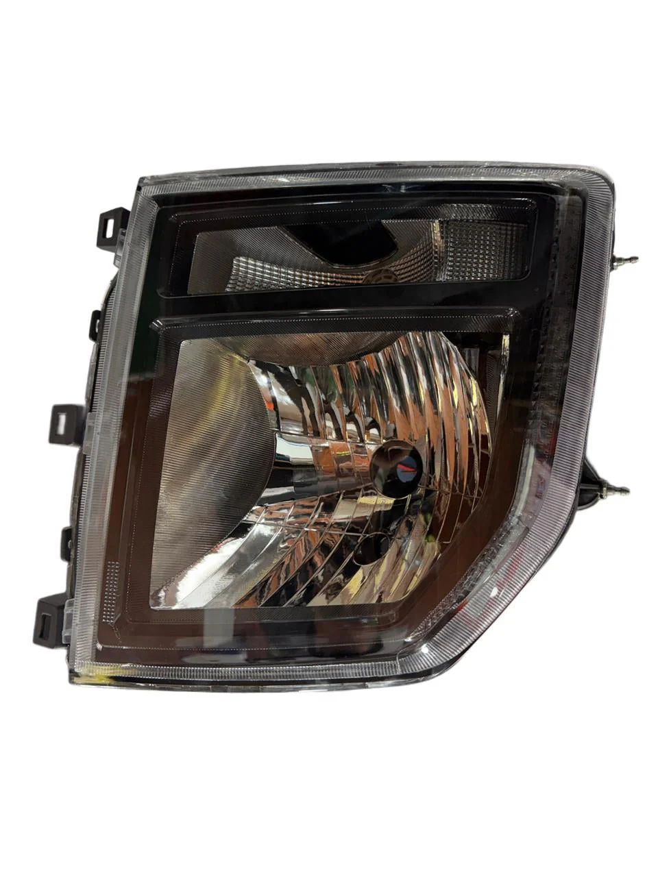 K D Headlight Assembly for Mahindra Veero (2024-ONWARDS) - Image 2