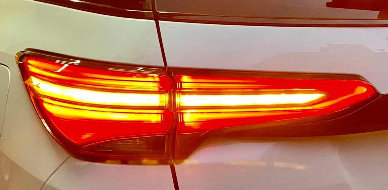 K D Taillight with Dicky light Assembly For Toyota Fortuner Legender - Image 6