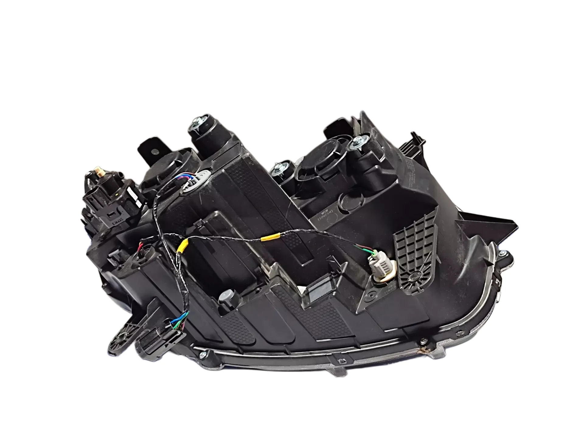 Lumax Headlight Assembly With Adjustable Motor For Mahindra KUV 100 T1/T2 With DRL 2017-2023 - Image 4