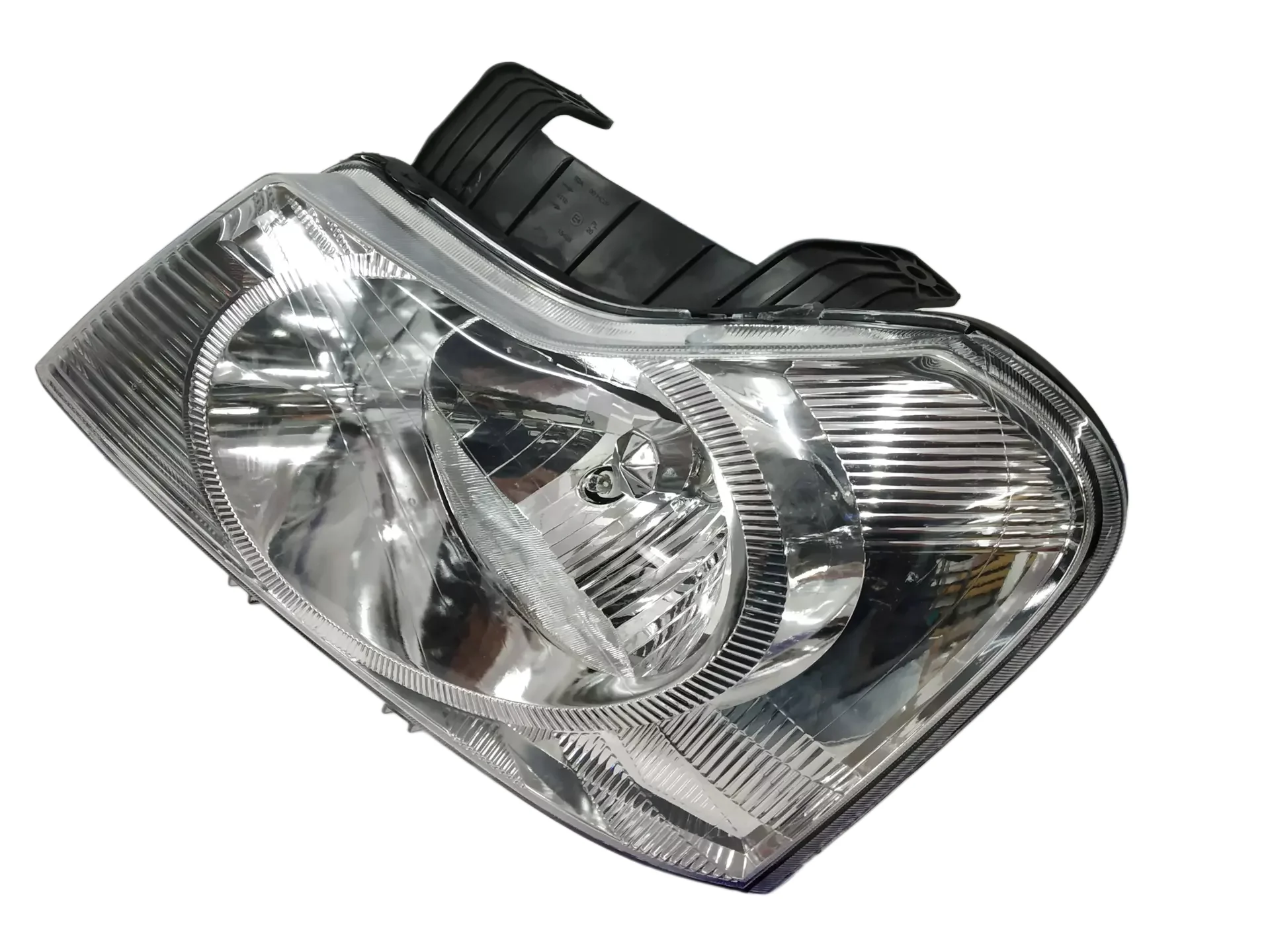 Lumax Headlight Assembly With Adjustable Motor For Mahindra XYLO 2009-2020 - Image 4