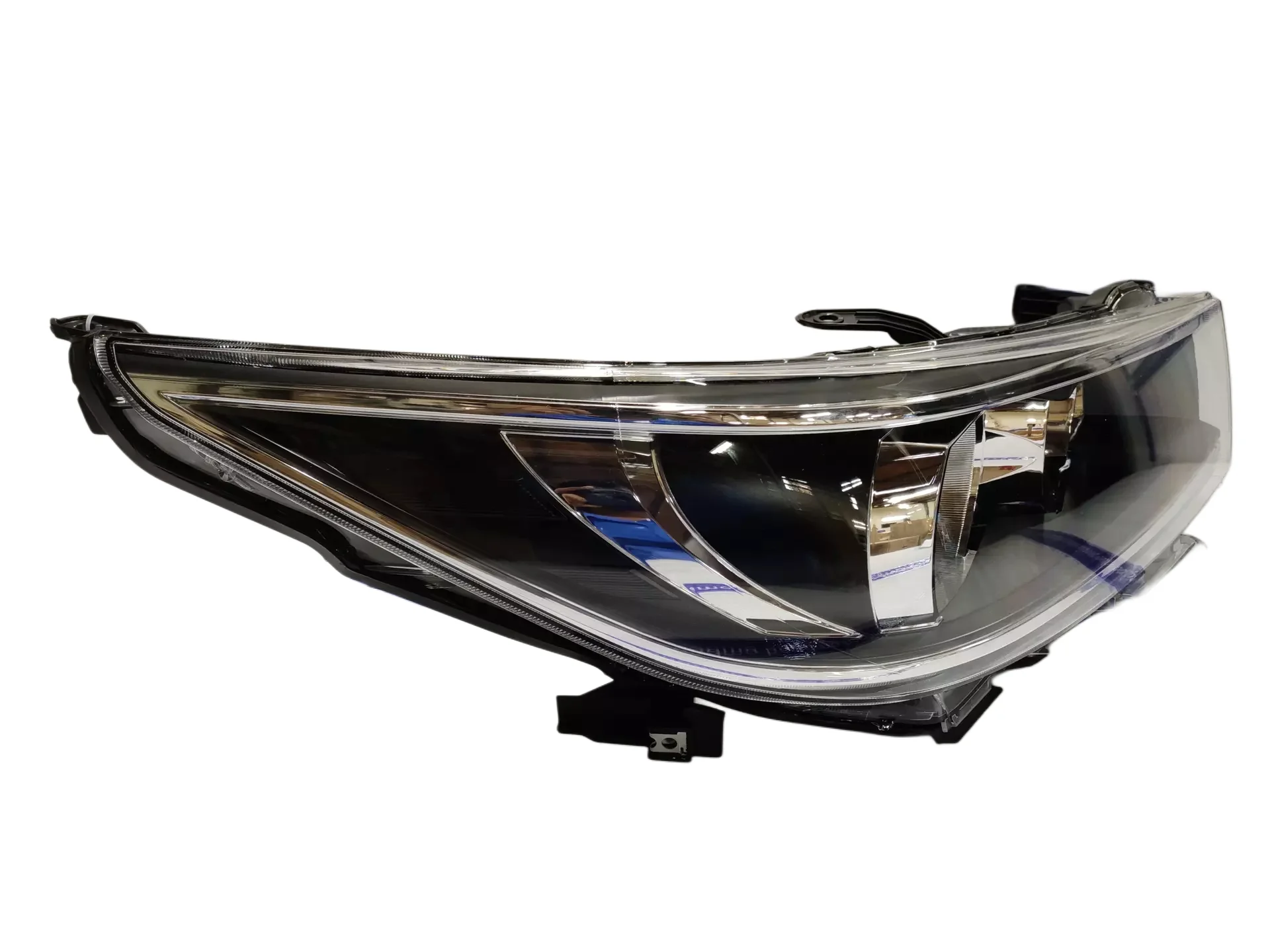 Lumax Headlight Assembly With Adjustable Motor For Toyota Crysta 2016-NOW - Image 4