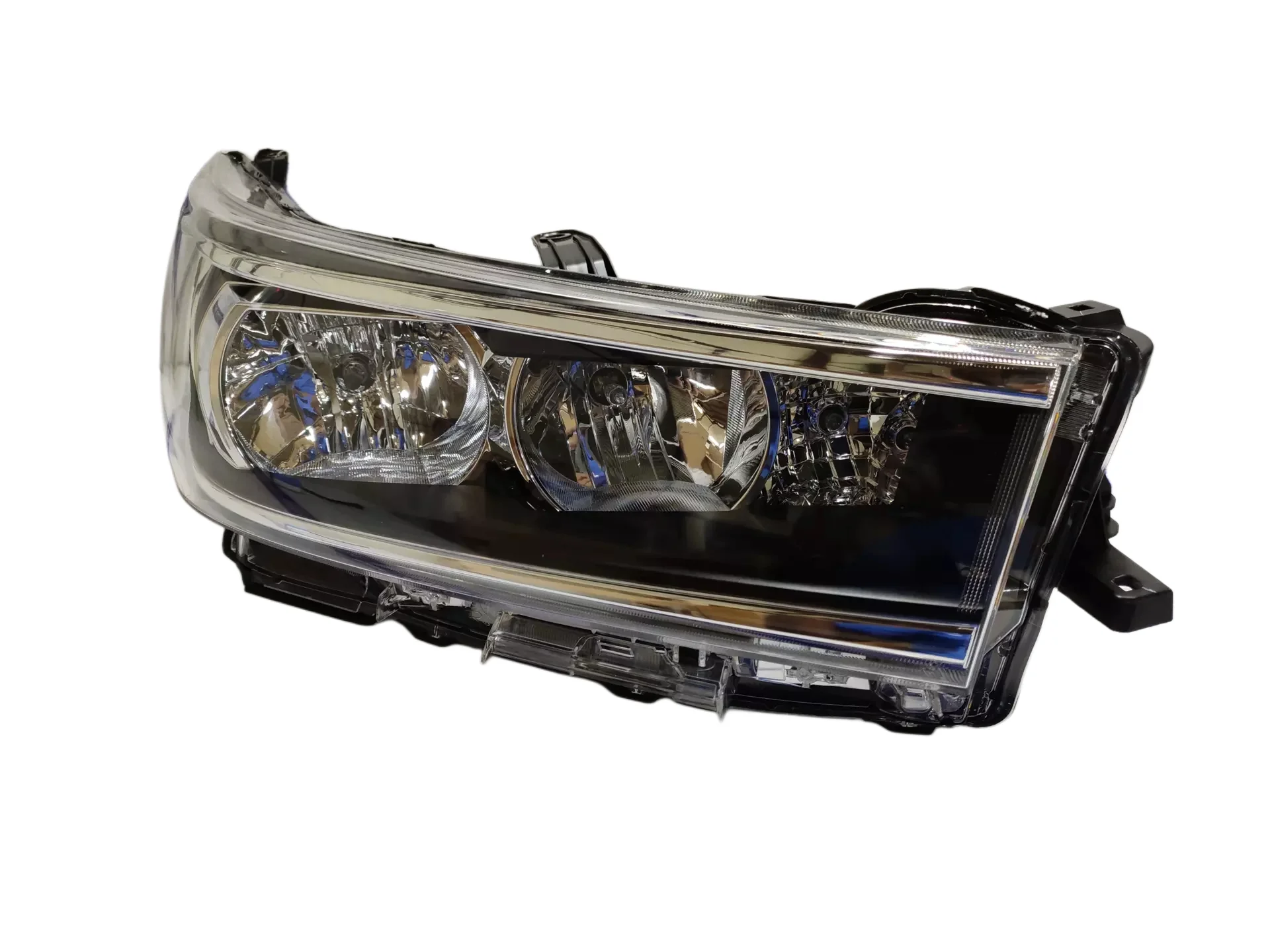 Lumax Headlight Assembly With Adjustable Motor For Toyota Crysta 2016-NOW - Image 5
