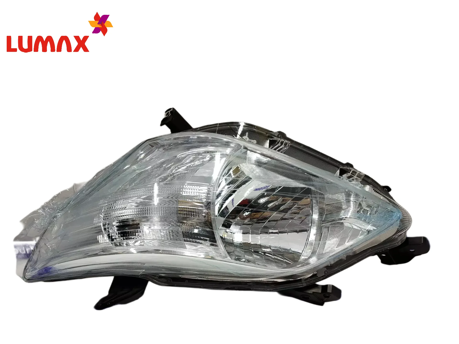Lumax Headlight Assembly With Adjustable Motor For Toyota Innova Type 3 2012-2016 - Image 2
