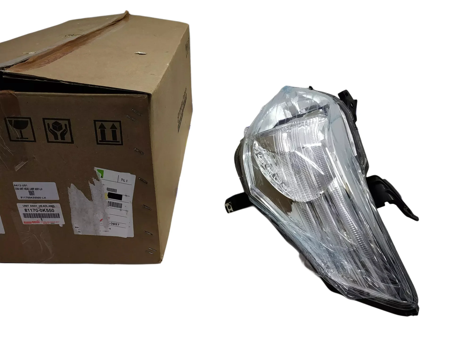 Lumax Headlight Assembly With Adjustable Motor For Toyota Innova Type 3 2012-2016 - Image 4